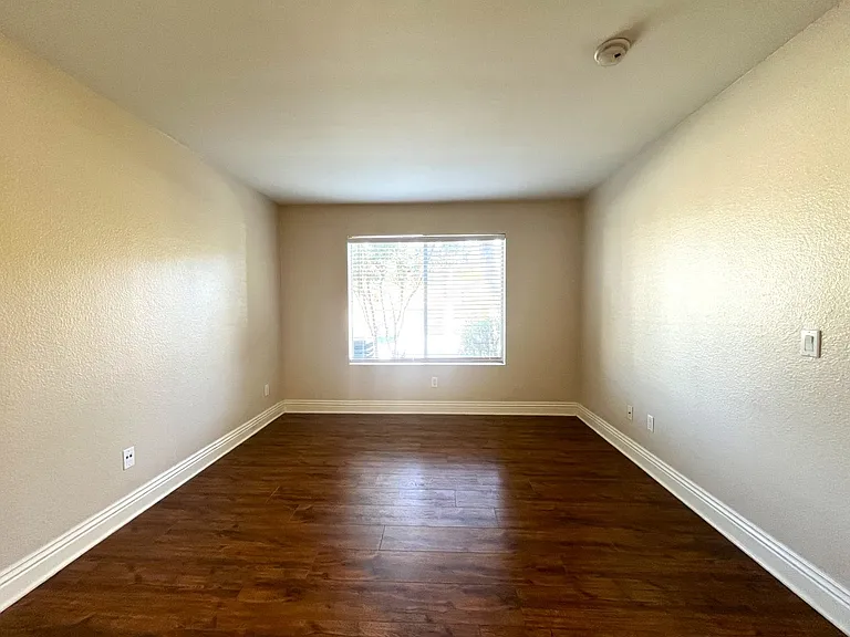2550 San Gabriel Way #104 — Photo 17