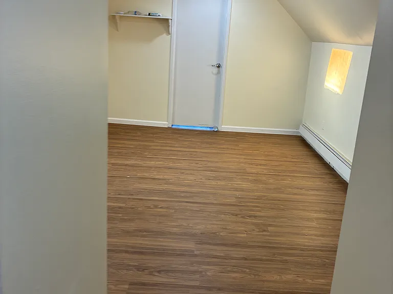 158 W 33rd St #3 — Photo 2