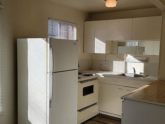 3rd image of 5915 99th St SW #2