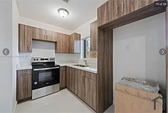7940 NW 14th Ave #B — Photo 3