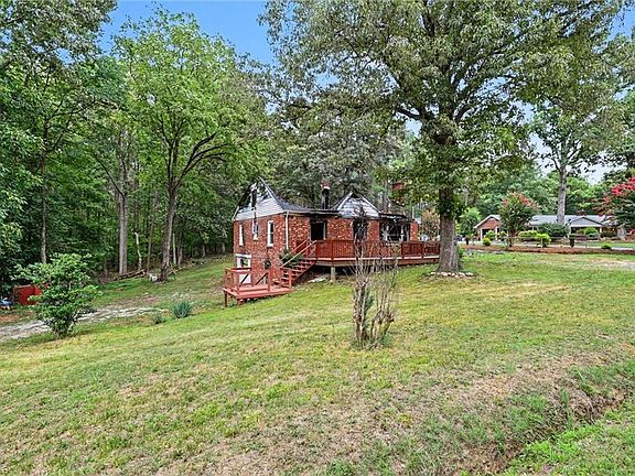 2nd image of 320 Kimberly Ln