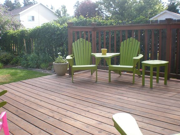 Lounging area on beautiful back deck