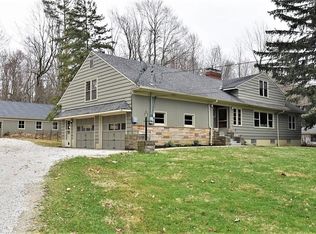 17257 Cats Den Rd, Chagrin Falls, OH 44023