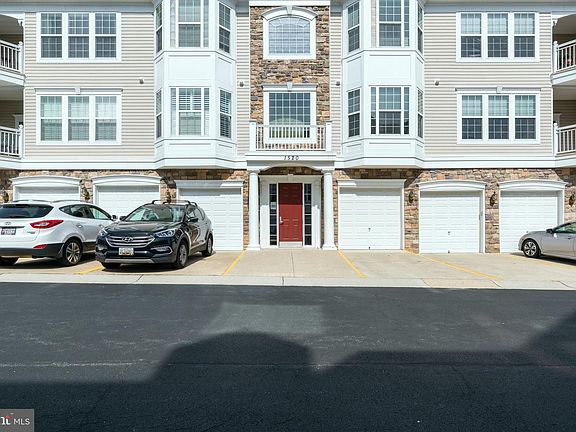 3rd image of 1520 Enyart Way Unit 304