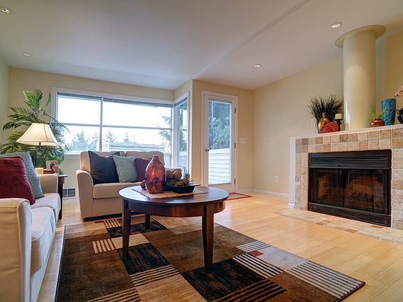 2nd image of 432 4th Ave #432