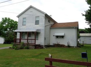 12 Wood St, Sandy Lake, PA 16145