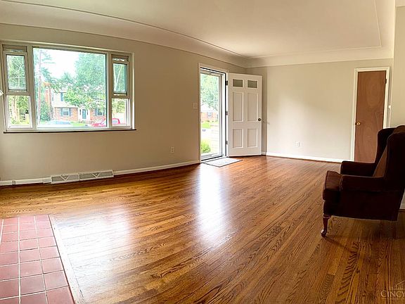 2nd image of 1074 Eastgate Dr
