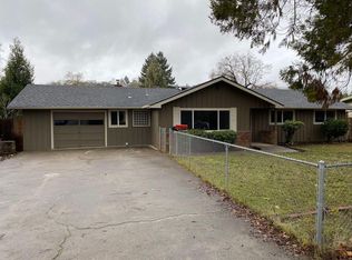 1310 NW Hawthorne Ave, Grants Pass, OR 97526