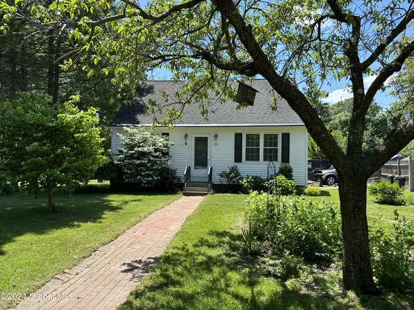 10 Cresthaven Avenue, Albany, NY 12205