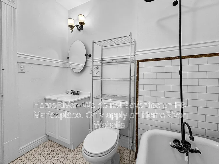 2523 P St #4 — Photo 13