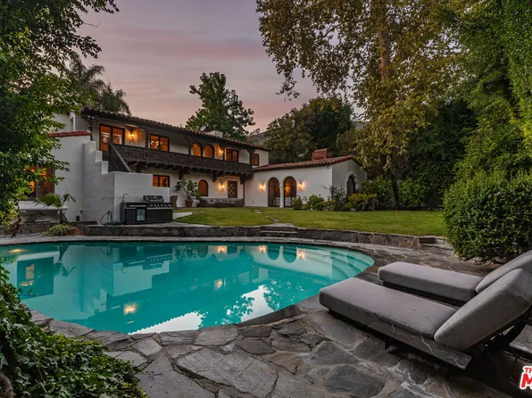 1851 Outpost Dr, Los Angeles, CA 90068