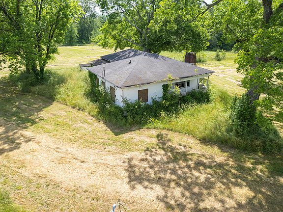 3rd image of 451 Lindsay Springs Rd