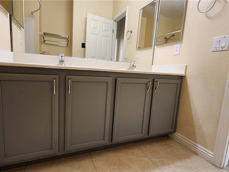 9709 Hawk Cliff Ave — Photo 15