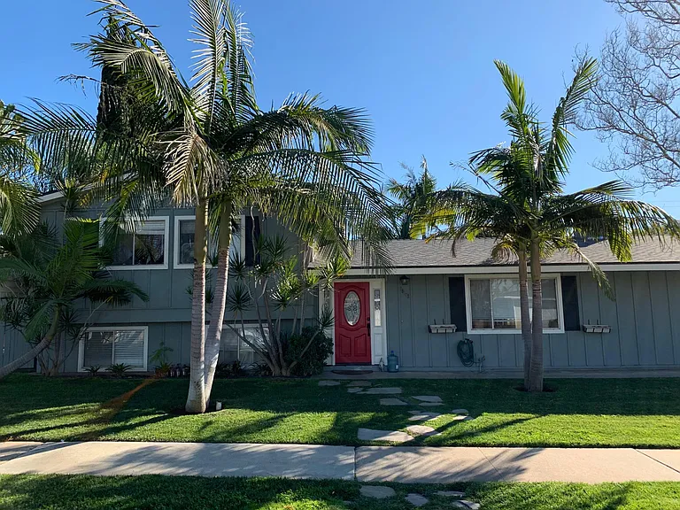 front door on a quiet street with ample parking without restrictions (not on a main road)