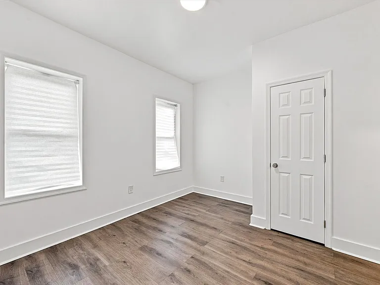 3049 N Stillman St — Photo 6