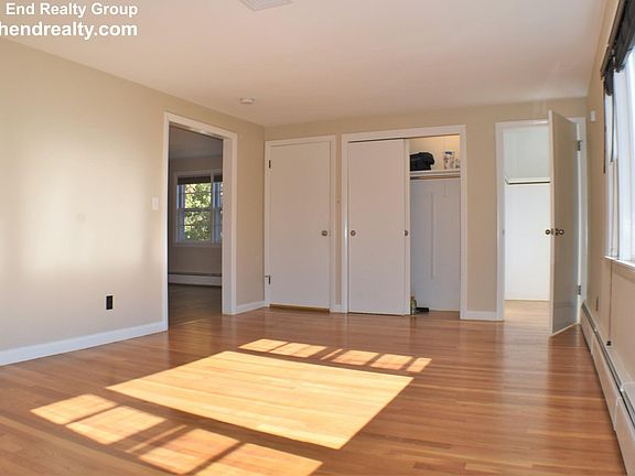 4th image of 60 Waverley St #201