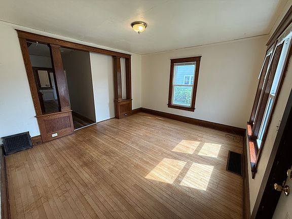 4th image of 515 2nd Ave