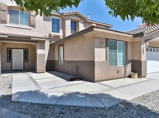 6351 Granite Ct, Fontana, CA 92336