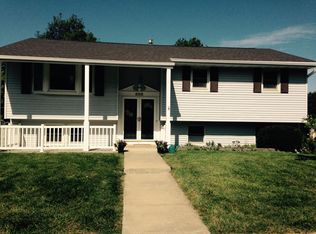 895 Saint Johns Ct, Crete, NE 68333