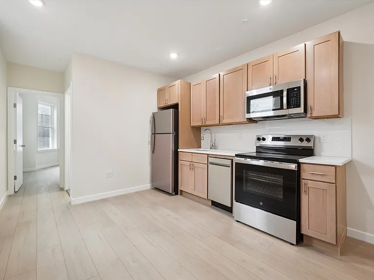2614 W Girard Ave #C — Photo 6