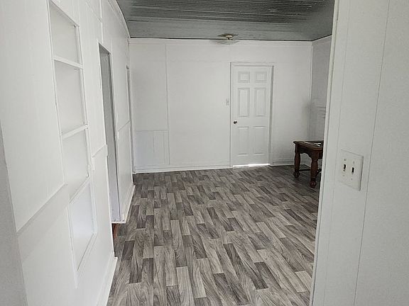 3rd image of 4661 South Dr #7