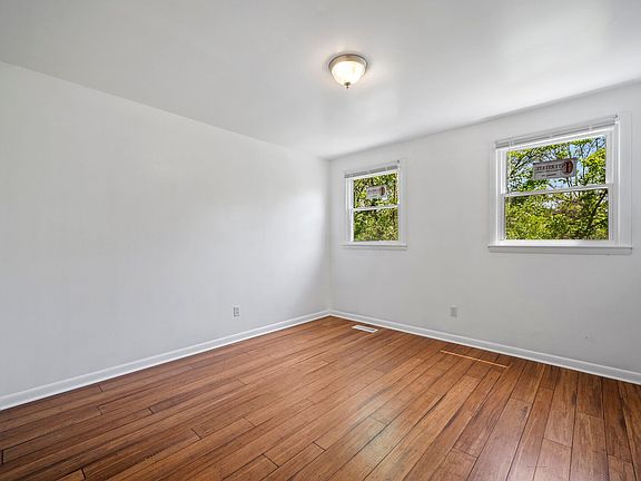 5th image of 4758 Trenton Dr