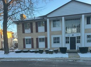 29296 Gloede Dr #103, Warren, MI 48088