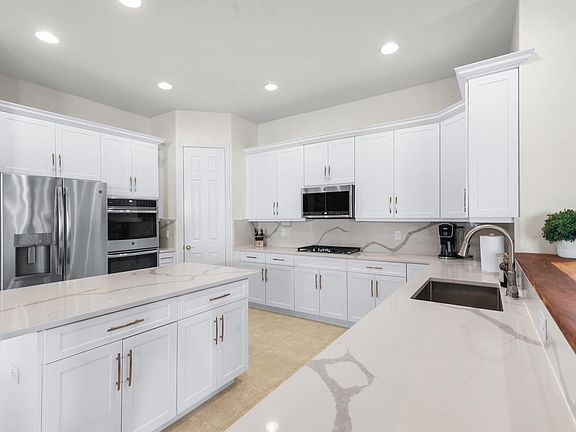 3rd image of 738 Maritime Way