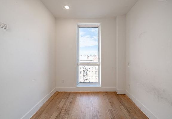 5th image of 204 Linden Blvd #2F