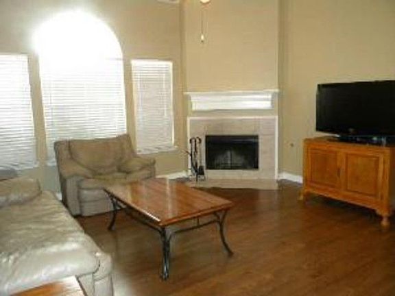 3rd image of 5610 Westwood Ln