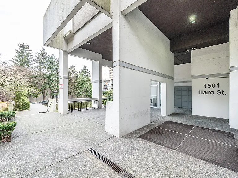 1501 Haro St — Photo 10