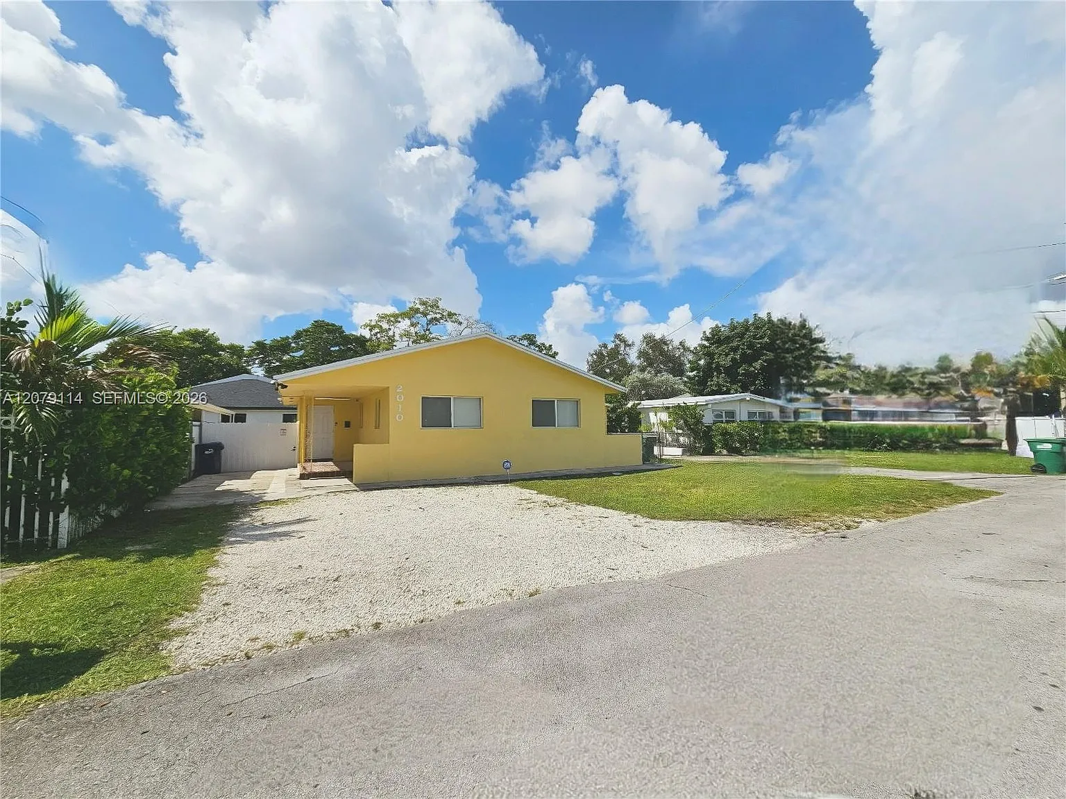 Para Villa Heights — Photo 2