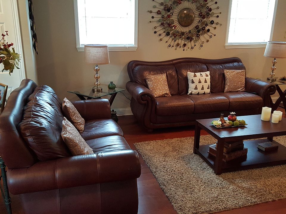 Large living All hardwood