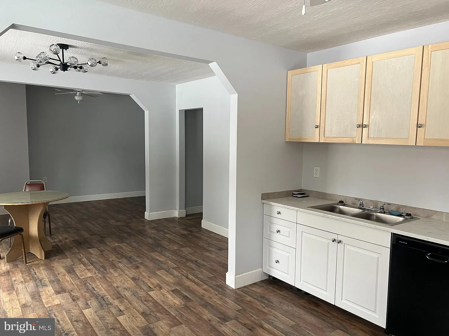 3 bed, 3350 sqft, $1,990 — Photo 3