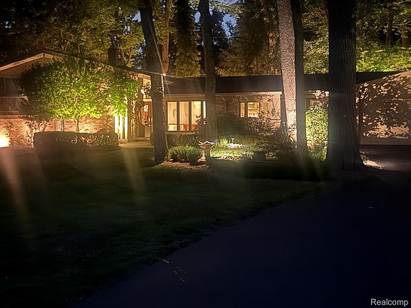 2nd image of 4780 Pickering Rd