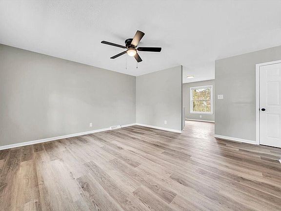 4th image of 108 Northwood Ct