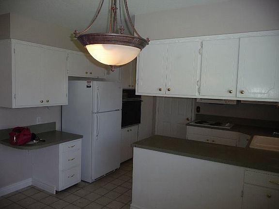 5th image of 1330 Austin Ave