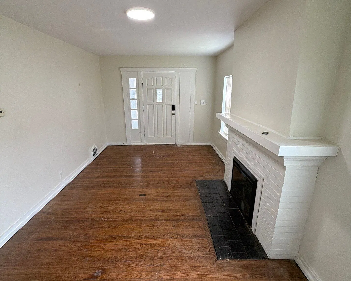 3 bed, 1.0 bath, 1000 sqft, $1,450 — Photo 2