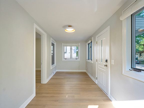 2nd image of 1708 Brook Ave SE