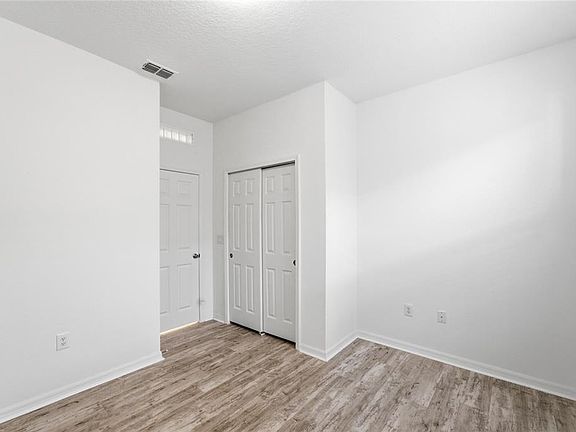 5th image of 2739 Meadow Stream Way
