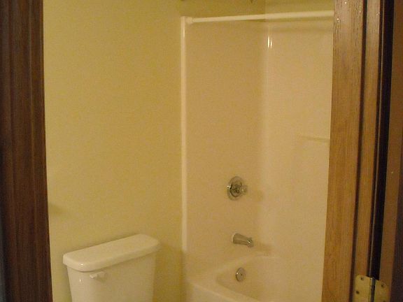 5th image of 1125 NW Washington Blvd #27