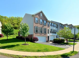601 Village Green Blvd E, Mars, PA 16046