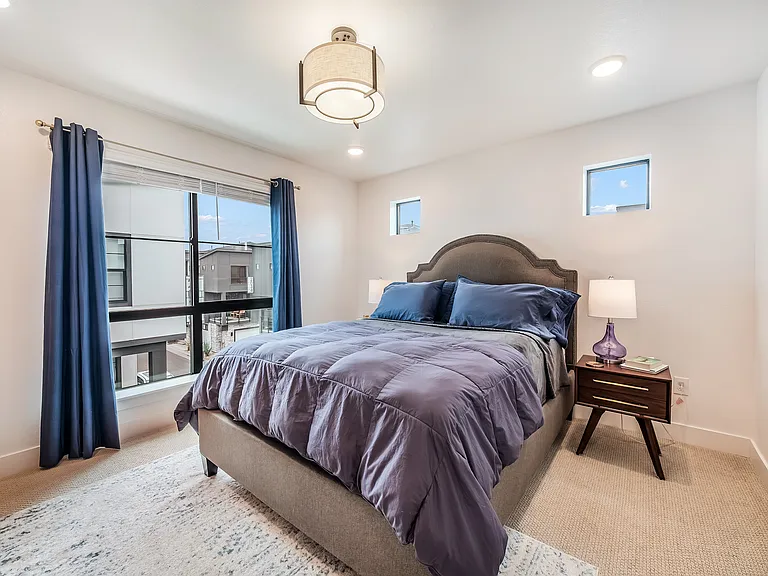 2042 S Holly St #1 — Photo 11