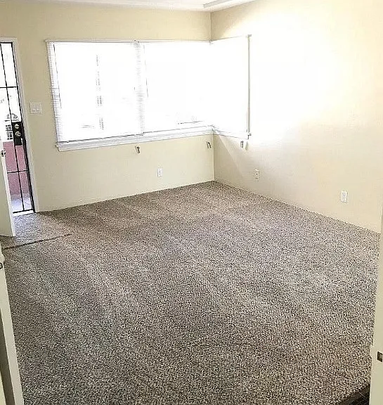 1835 Daisy Ave — Photo 3
