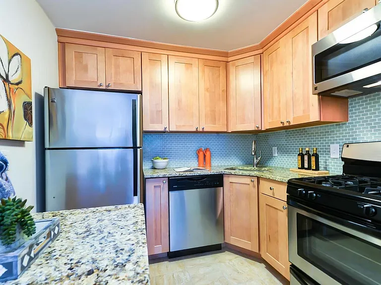 4555 Macarthur Blvd NW — Photo 1