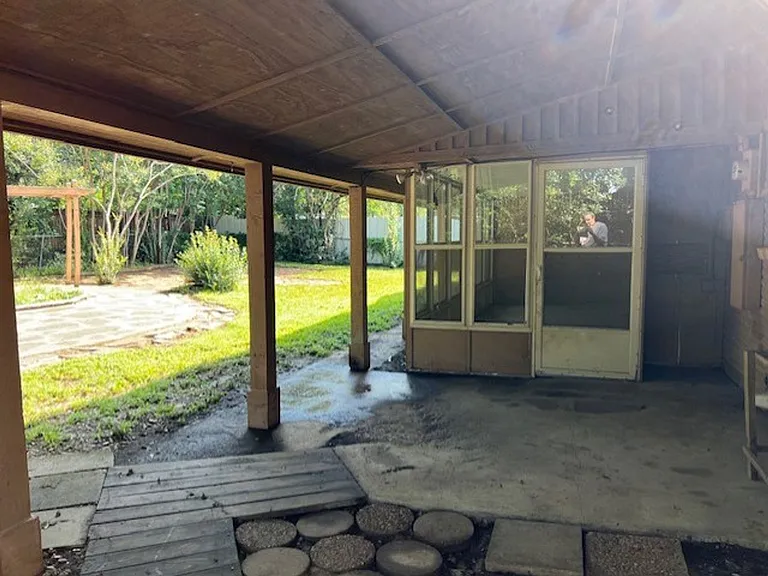 2820 Southgate Dr — Photo 17