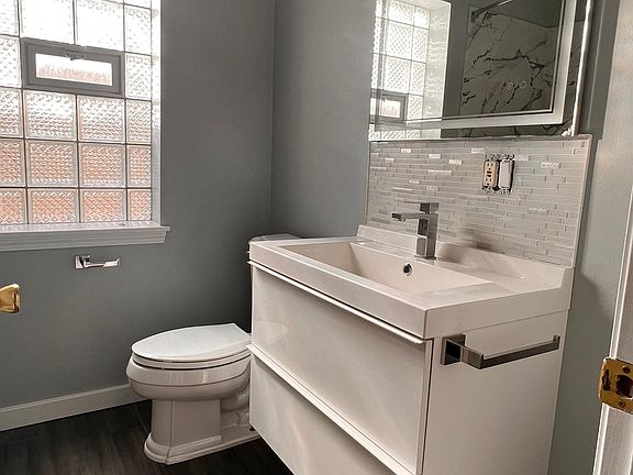2nd image of 4124 N Whipple St #2
