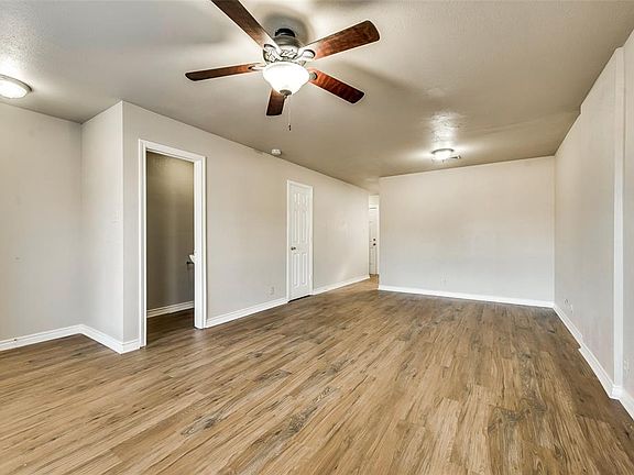 4th image of 2620 W Walker St #A