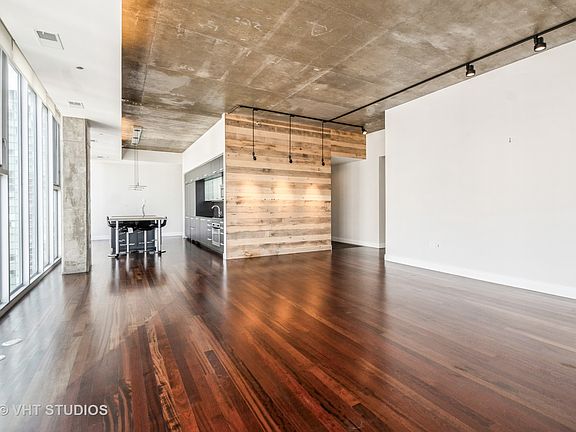 4th image of 550 N Saint Clair St APT 2403