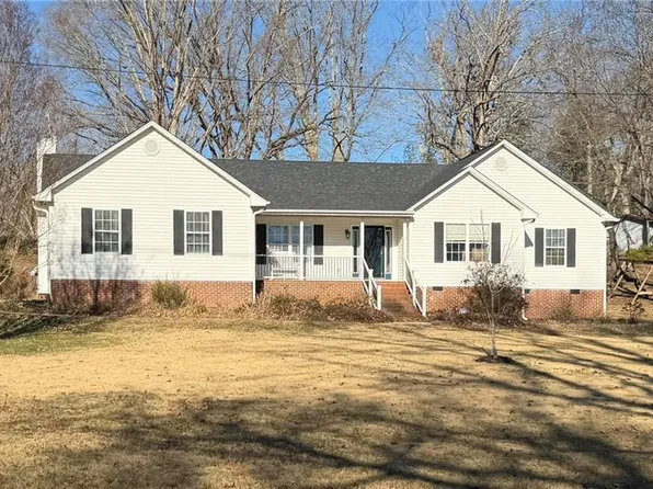 963 Pinnacle Hotel Rd, Pinnacle, NC 27043